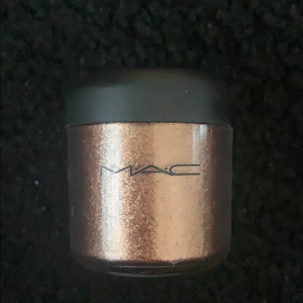 MAC Pigment Eyeshadow